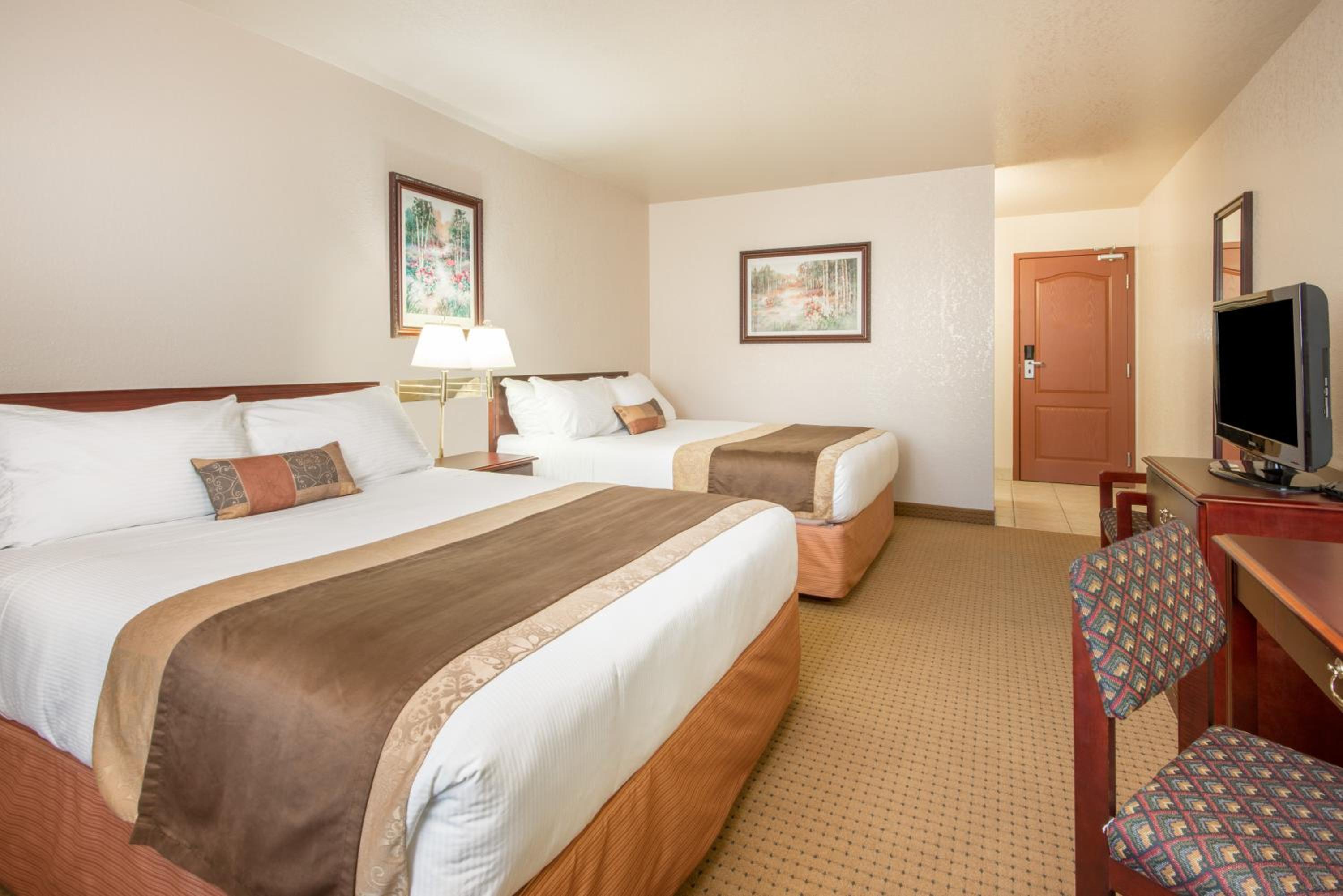 Queen Room with 2 Queen Beds - Non Smoking