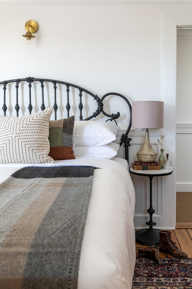 Deluxe Room, 1 Queen Bed (Purcell Queen)