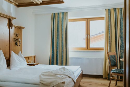 Стандартный двухместный номер с 1 двуспальной кроватью, вид на горы в Hotel Tauernhof