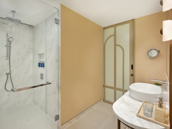 Deluxe Sea View With Twin Bed And Balcony
