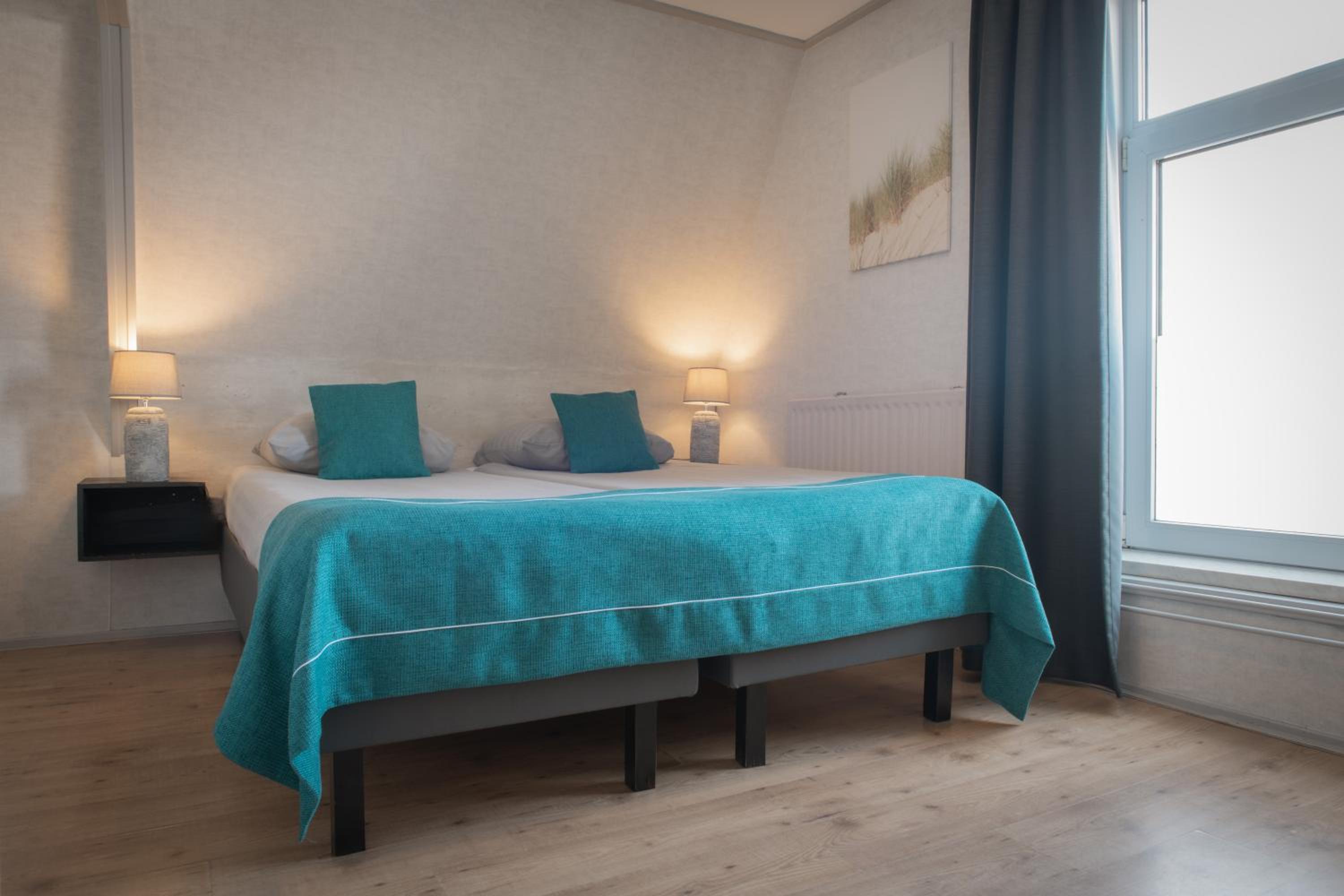 Twin Room with Shower
