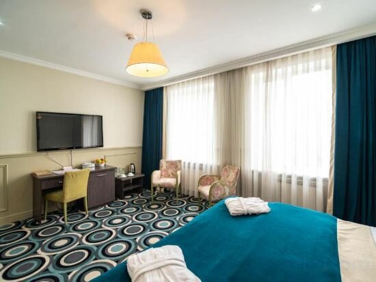 Luxe Suite