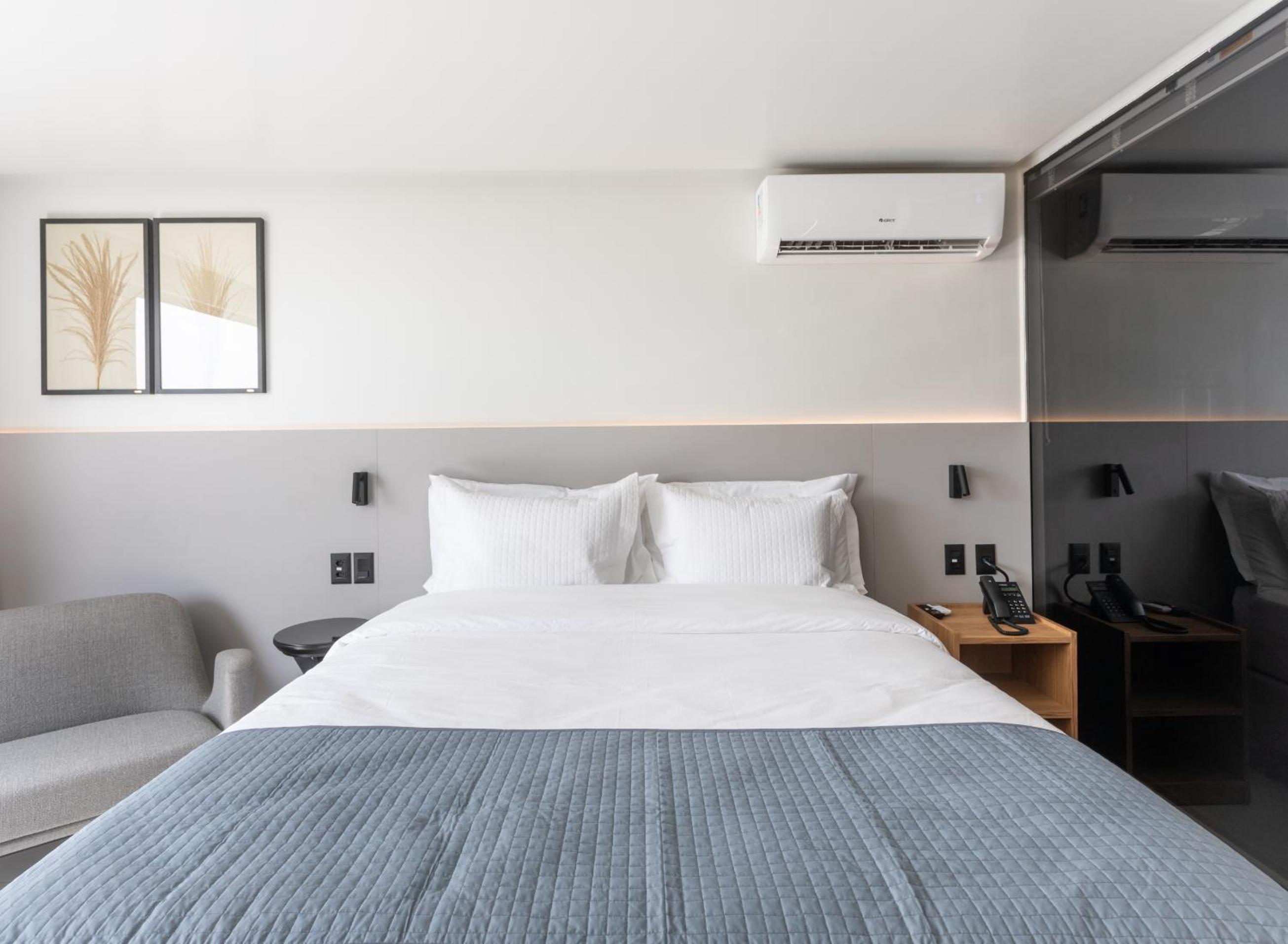 Deluxe Suite with Spa Bath