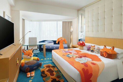 Семейный номер, 1 двуспальная кровать «Кинг-сайз» с диваном-кроватью, для некурящих в Renaissance Shanghai Yu Garden Hotel