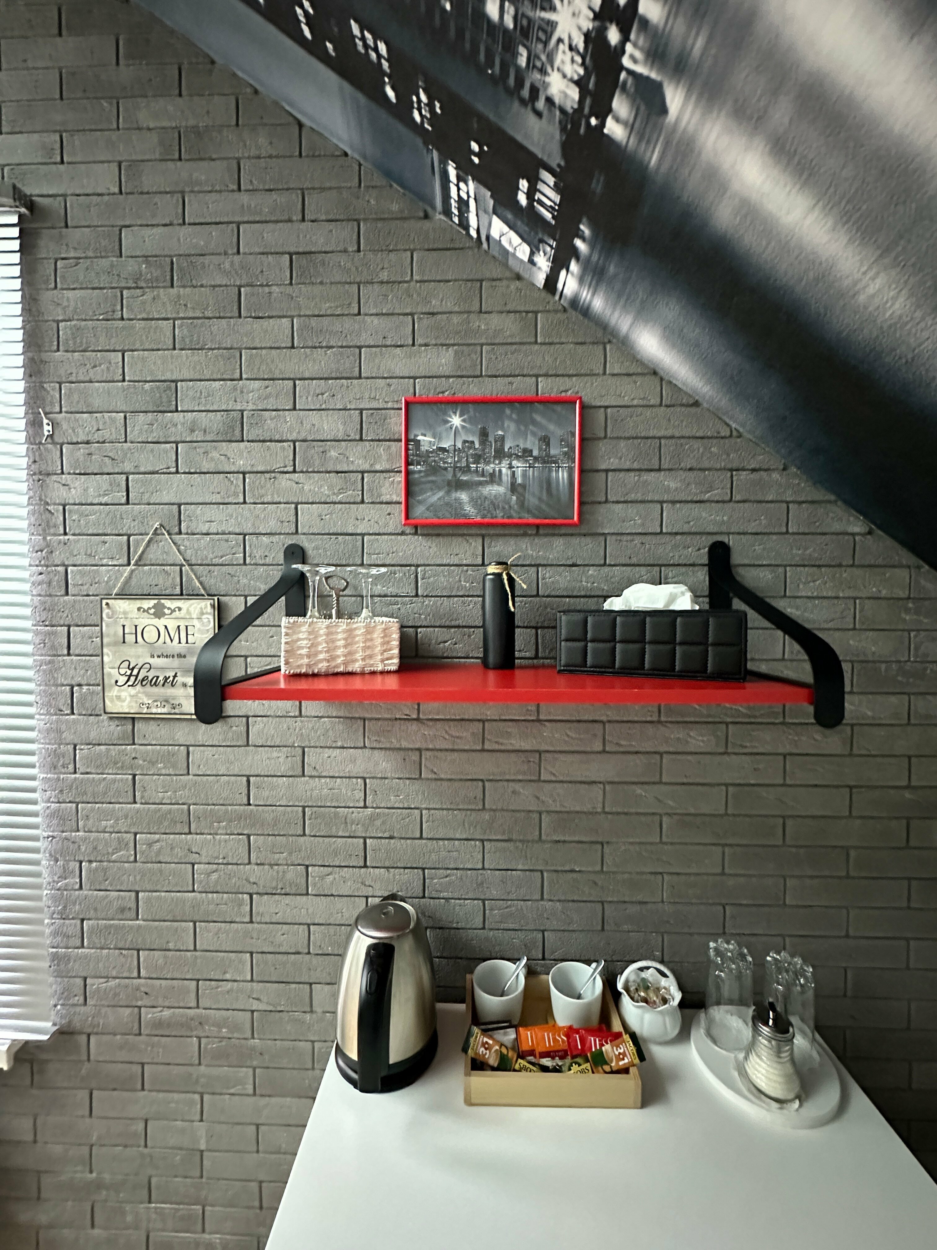 Двухместный номер с двуспальной кроватью и дополнительной кроватью