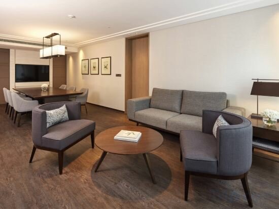 Business Suite, Executive Lounge Access, 1 Bedroom Suite, 1 King