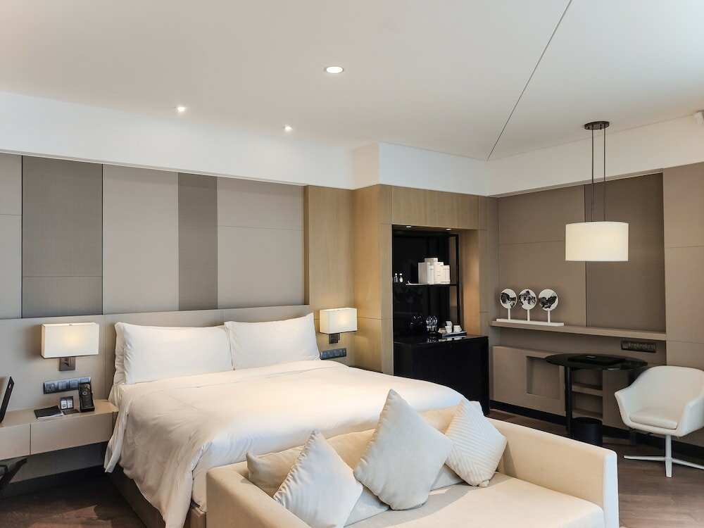 Room, 1 King Bed, City View