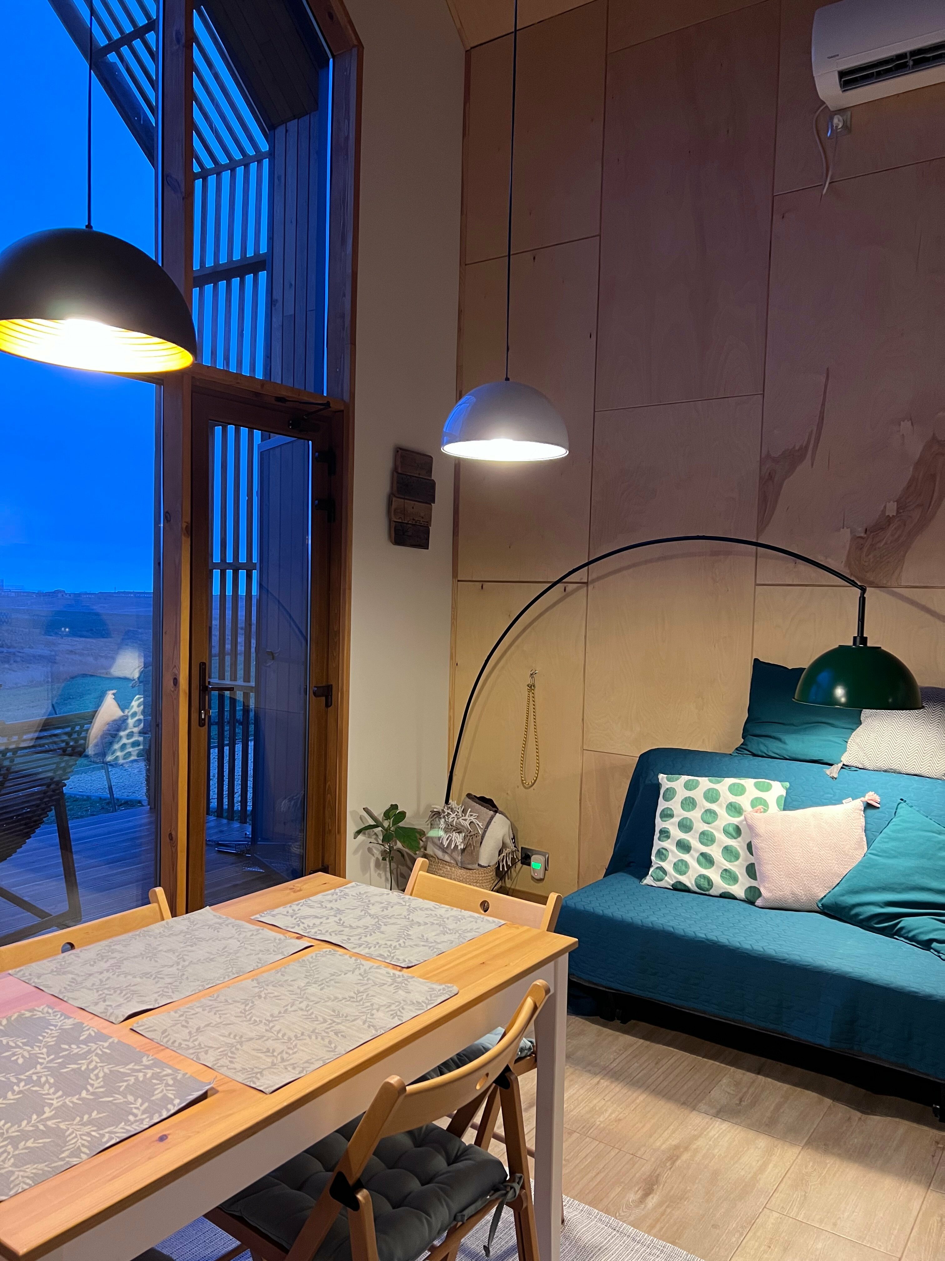 Дом Барн с террасой и видом на море