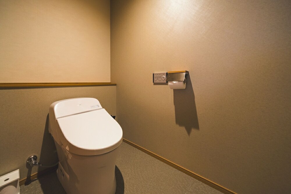 Deluxe Room, 1 King Bed, Non Smoking, Bathtub