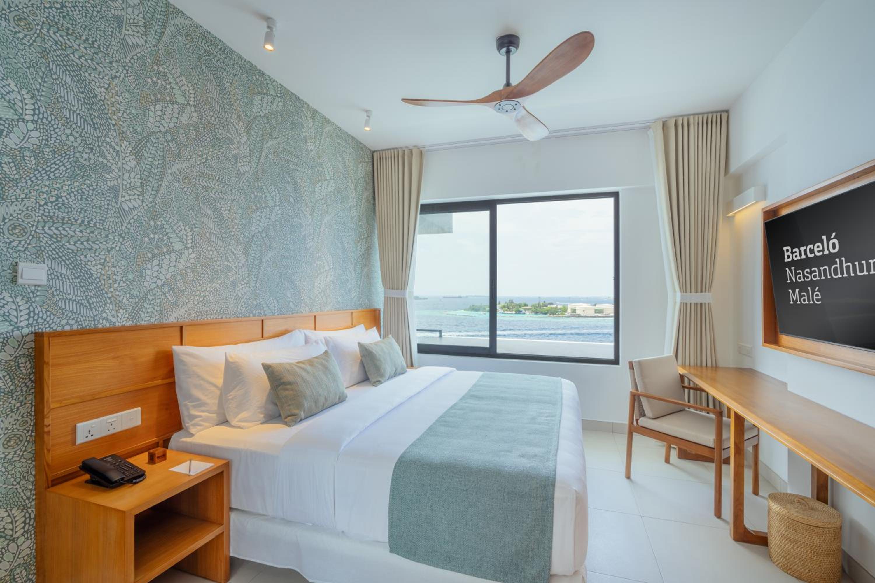 Premium Sea Front 3 Bedroom Master Suite (Free Airport Transfer)