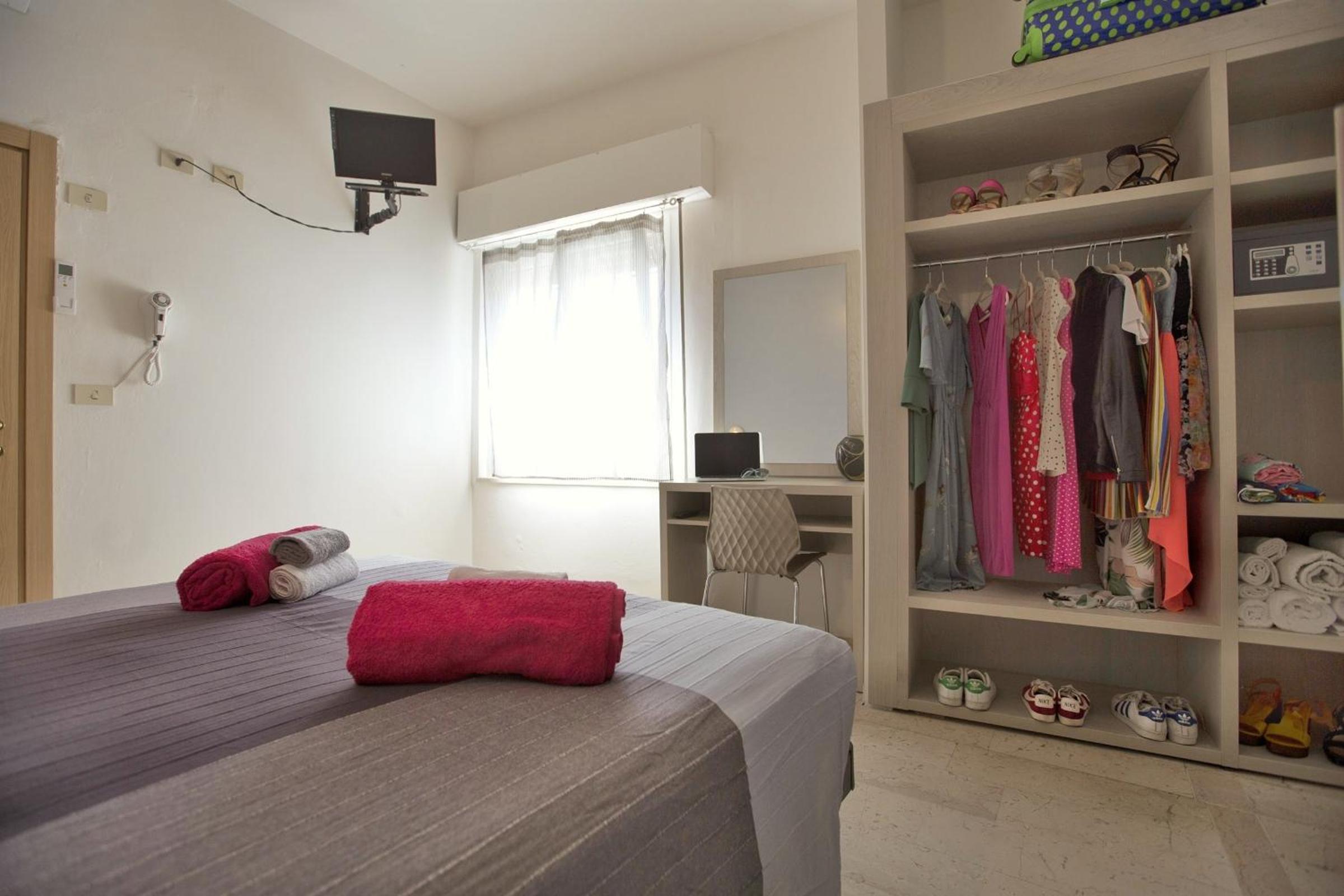 Economy Triple Room