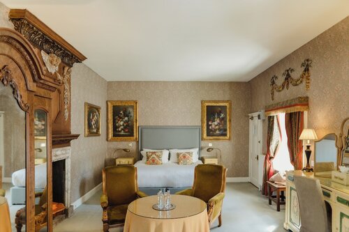 Улучшенный номер в Roman Camp Country House Hotel