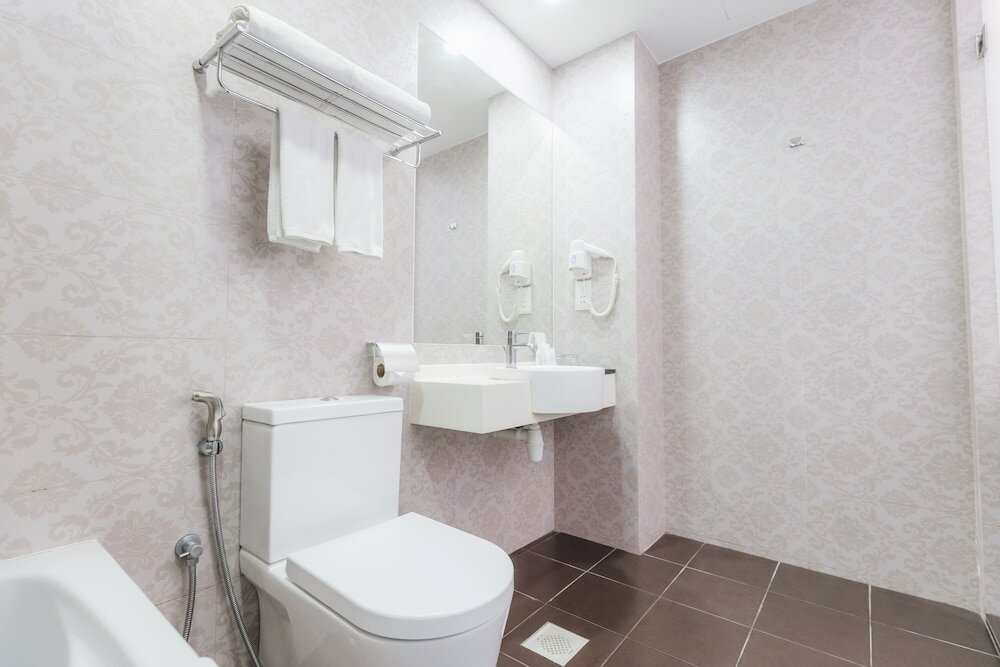Family Room with Skylight & Bathtub - No Window