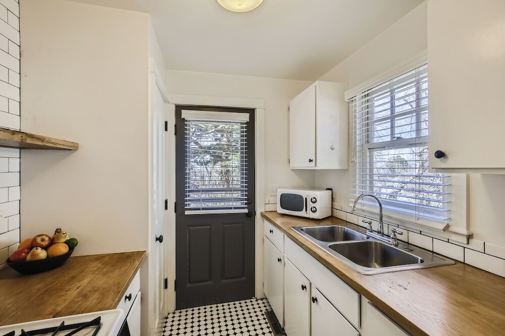 2 Bedroom Cottage w/view