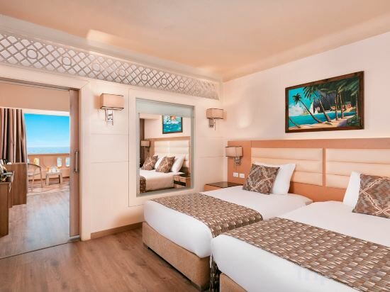 Quadruple Family Sea View