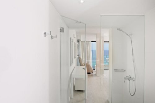 Двухместный номер, одноместное размещение, балкон, частичный вид на море (Single Use) в Iberostar Waves Cala Millor - Adults Only