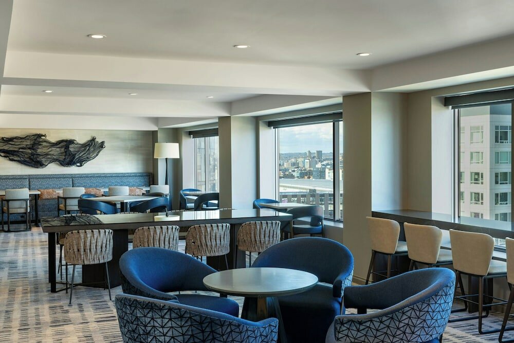 Club Room, 1 Double Bed (Mobility/Hearing Access, Roll-in Shwr)