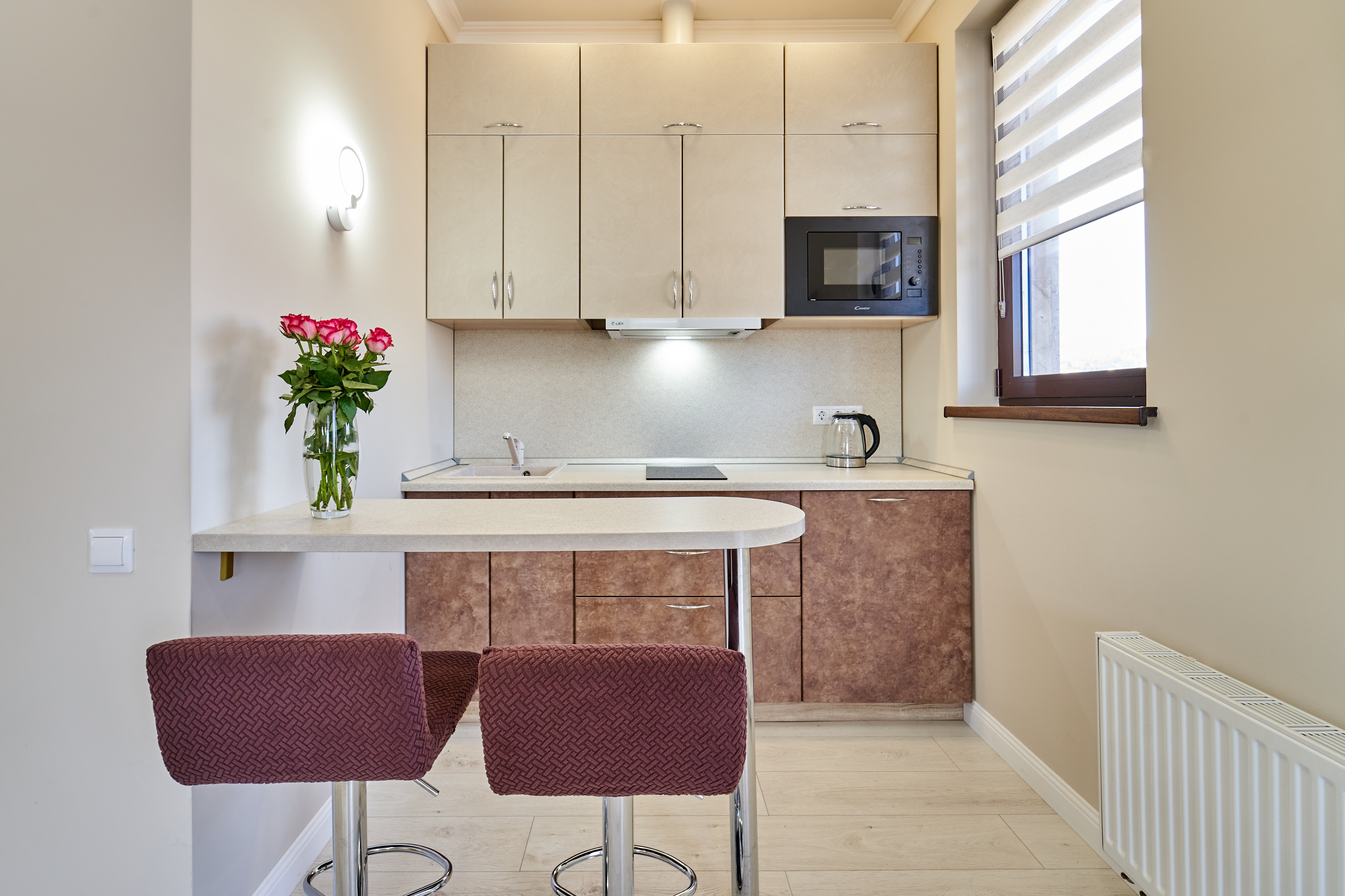 Апартамент с балконом и видом на море и горы