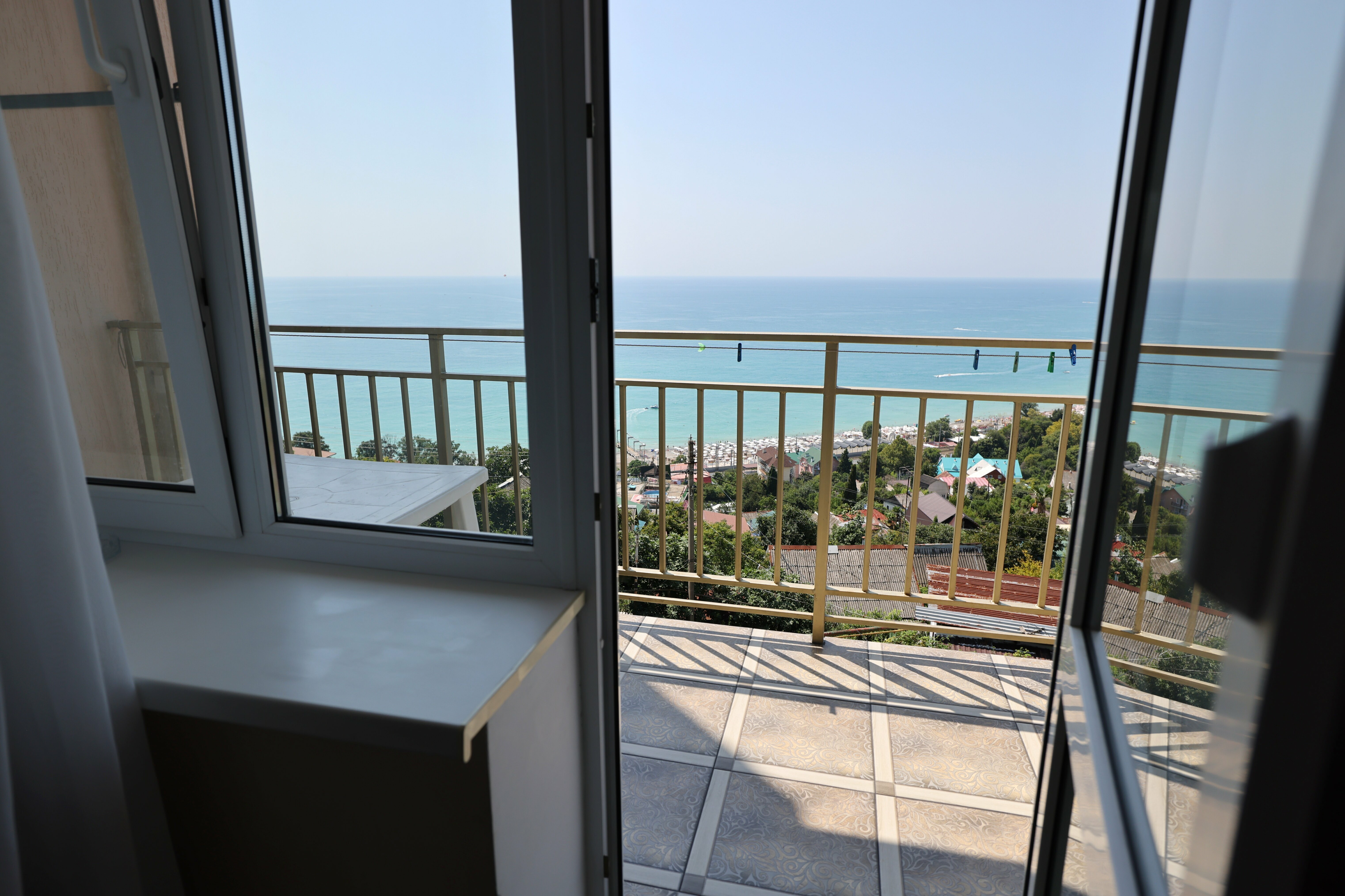 Семейный номер с балконом и видом на море
