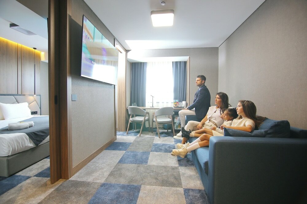 Deluxe Studio Suite