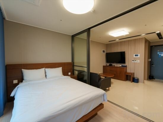 Deluxe Ocean Double Room