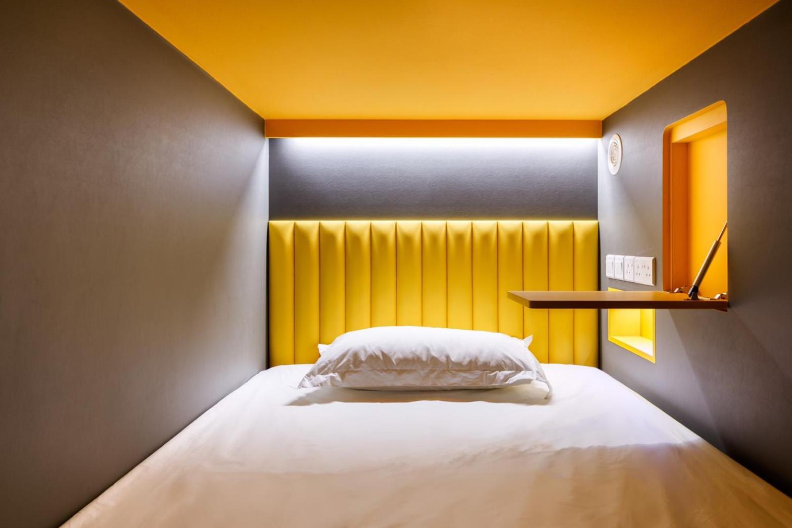 Superior Single Bed In Mixed Dorm