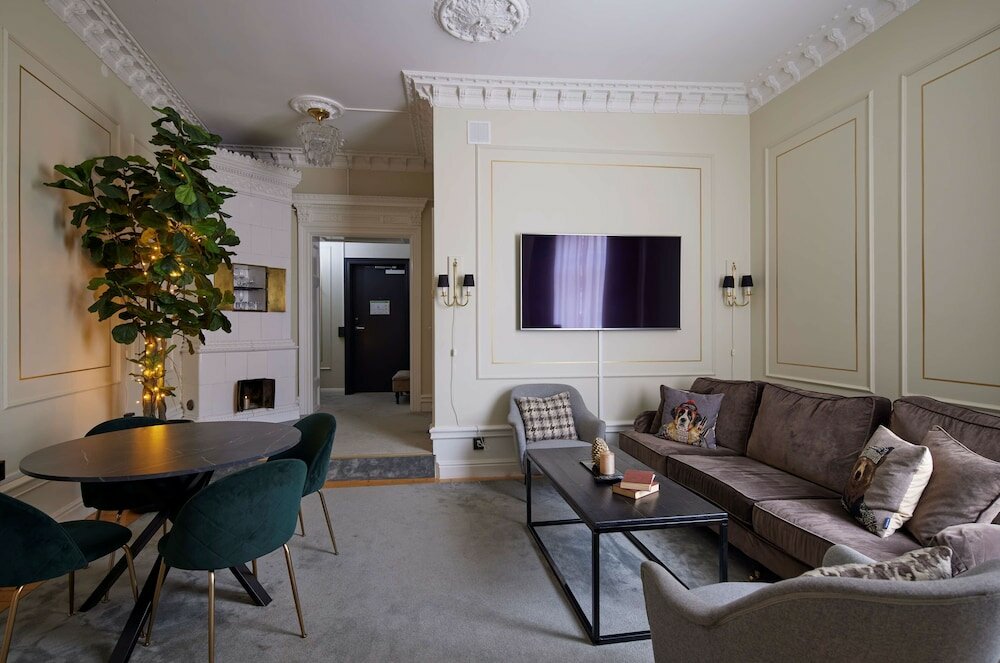 Suite, 1 King Bed, Non Smoking