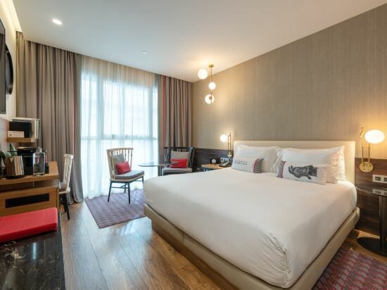 One King Bed