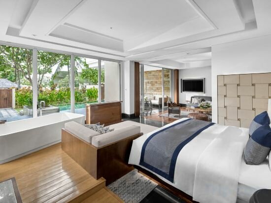Prestige Suite With Plunge Pool, King Size Bed, Club Millesime Access