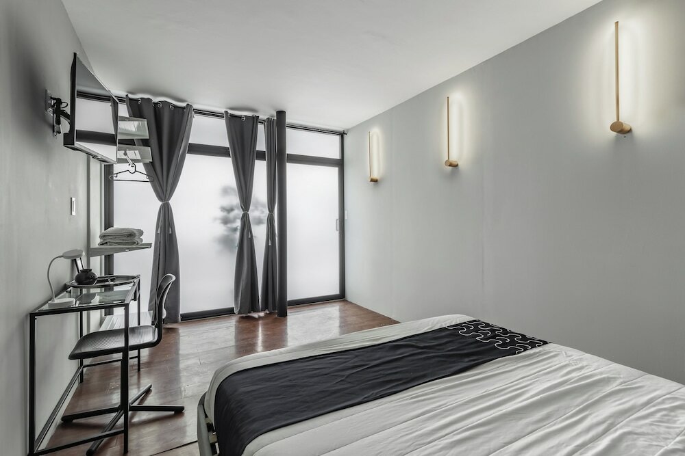 Executive Room, Shared Bathroom