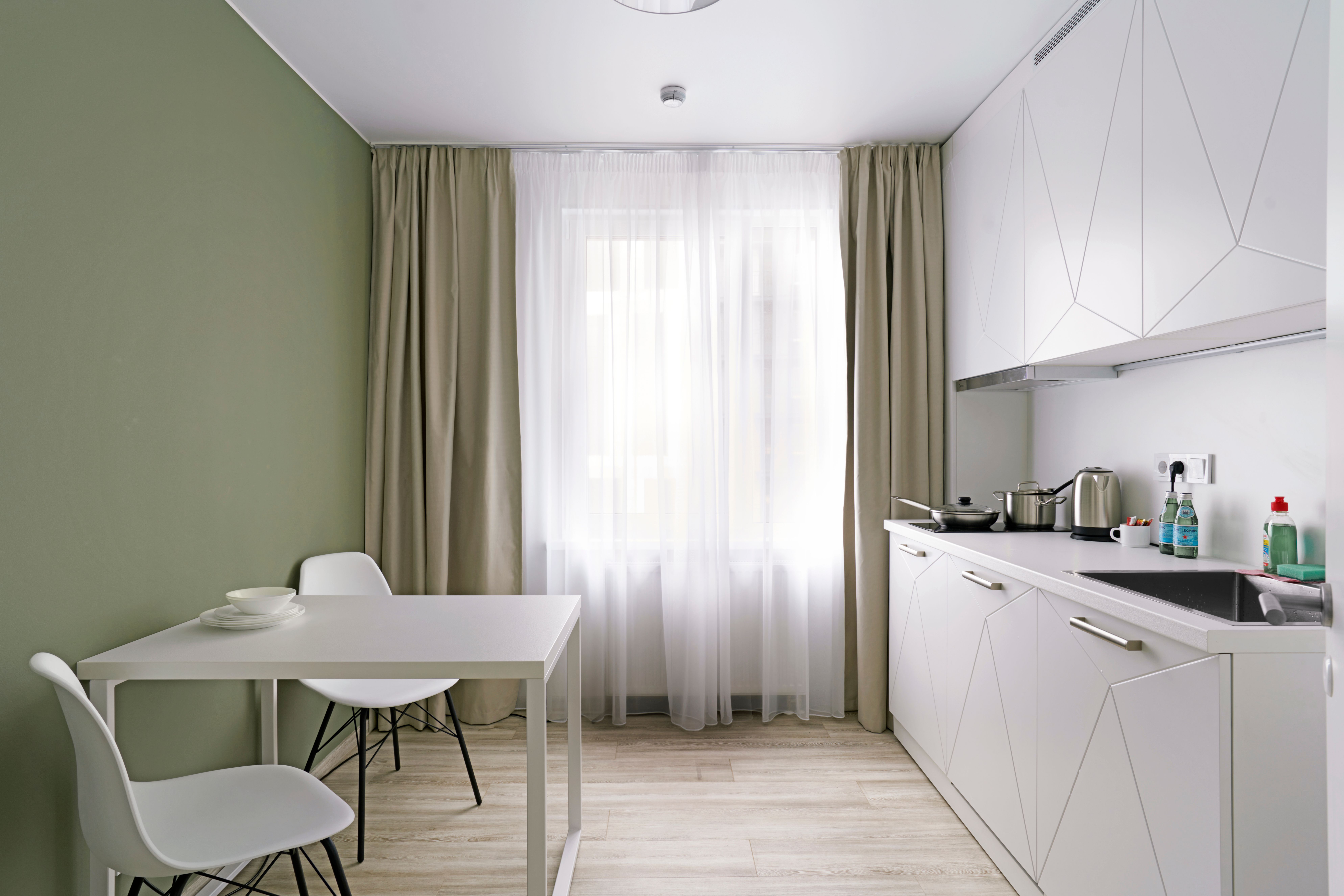 Ramada Suite 4*