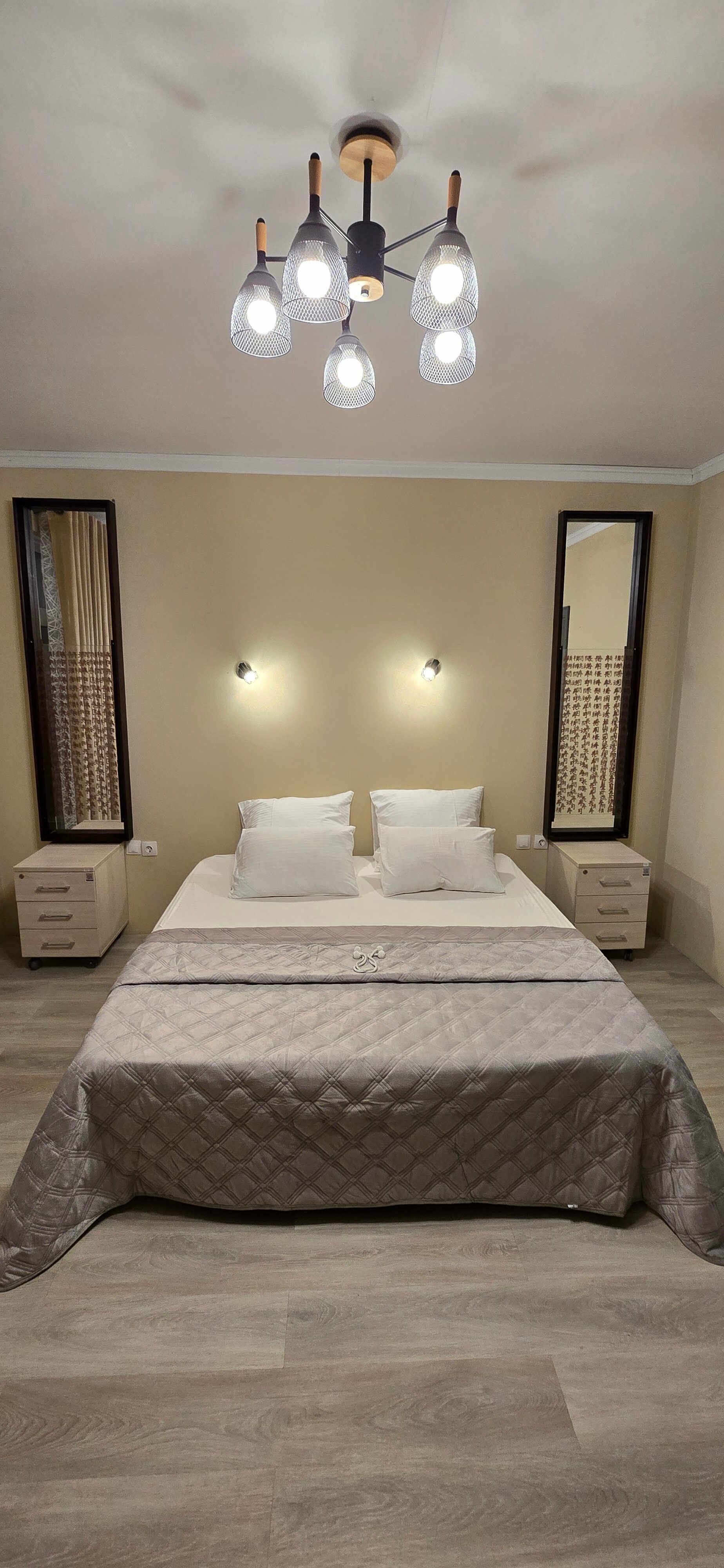 Люкс с кроватью размера «king-size» и балконом