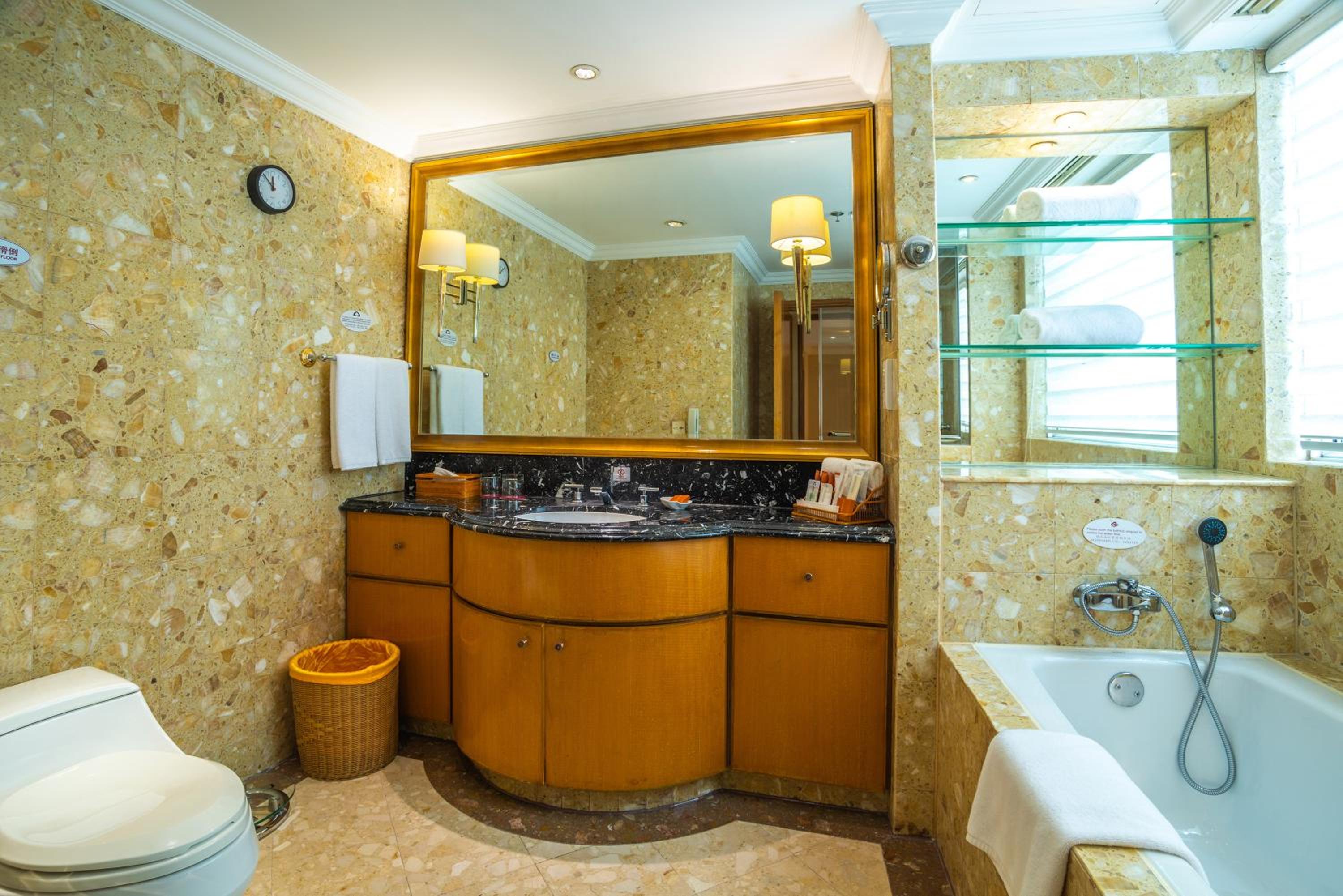 Premium King Room with Local Attraction View - Club Floor