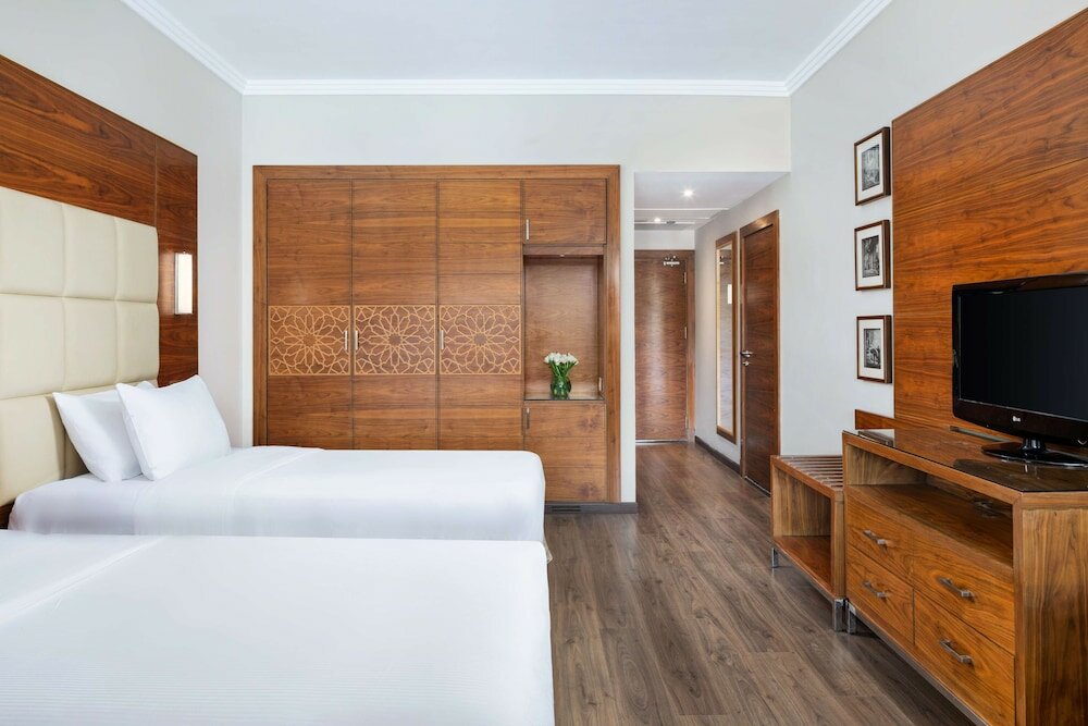Superior Room, 2 Twin Beds (Pool Floor)