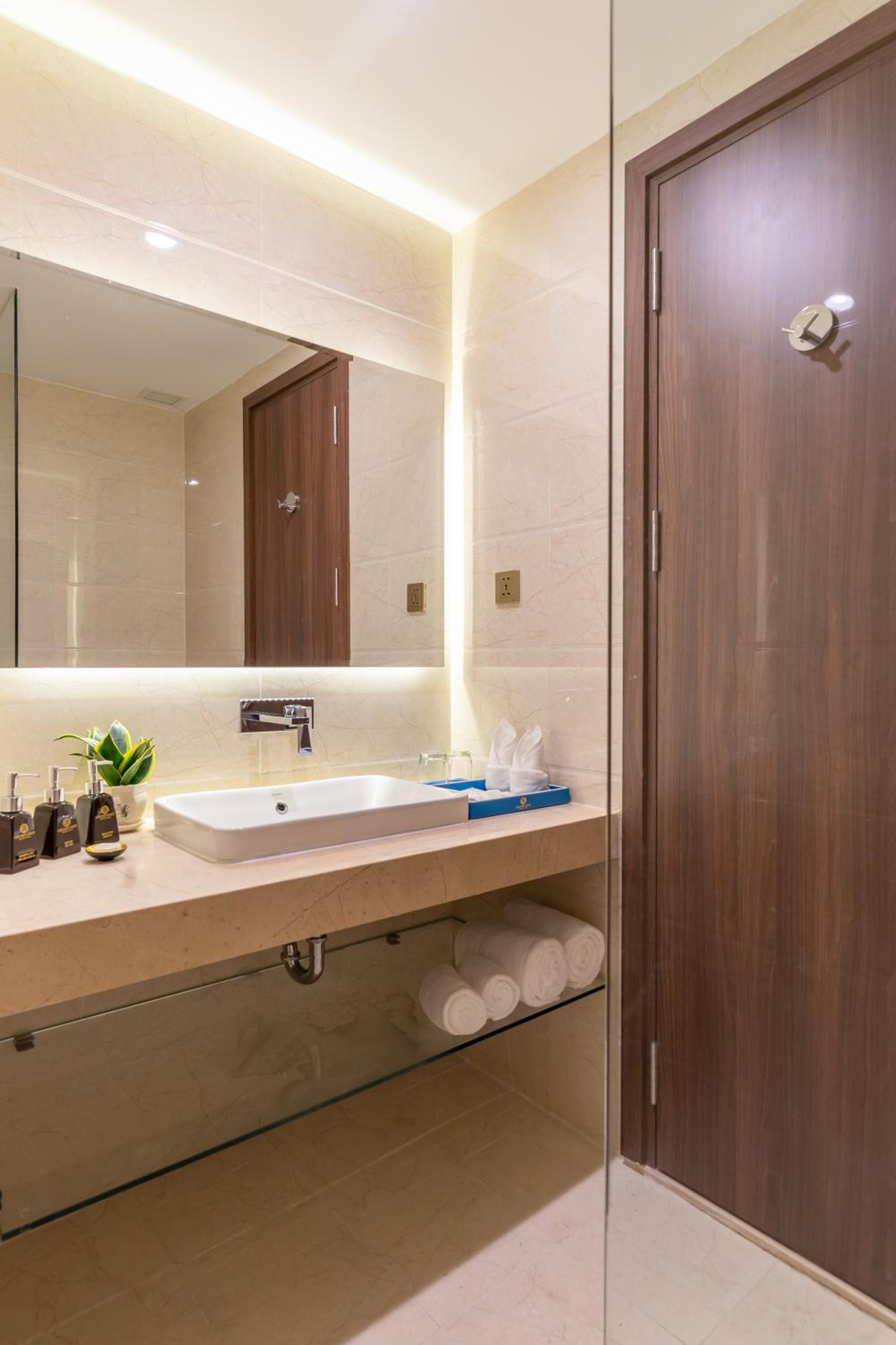 Deluxe Double or Twin Room with Sea View