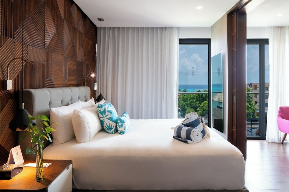 Suite, 1 Bedroom, Partial Ocean View