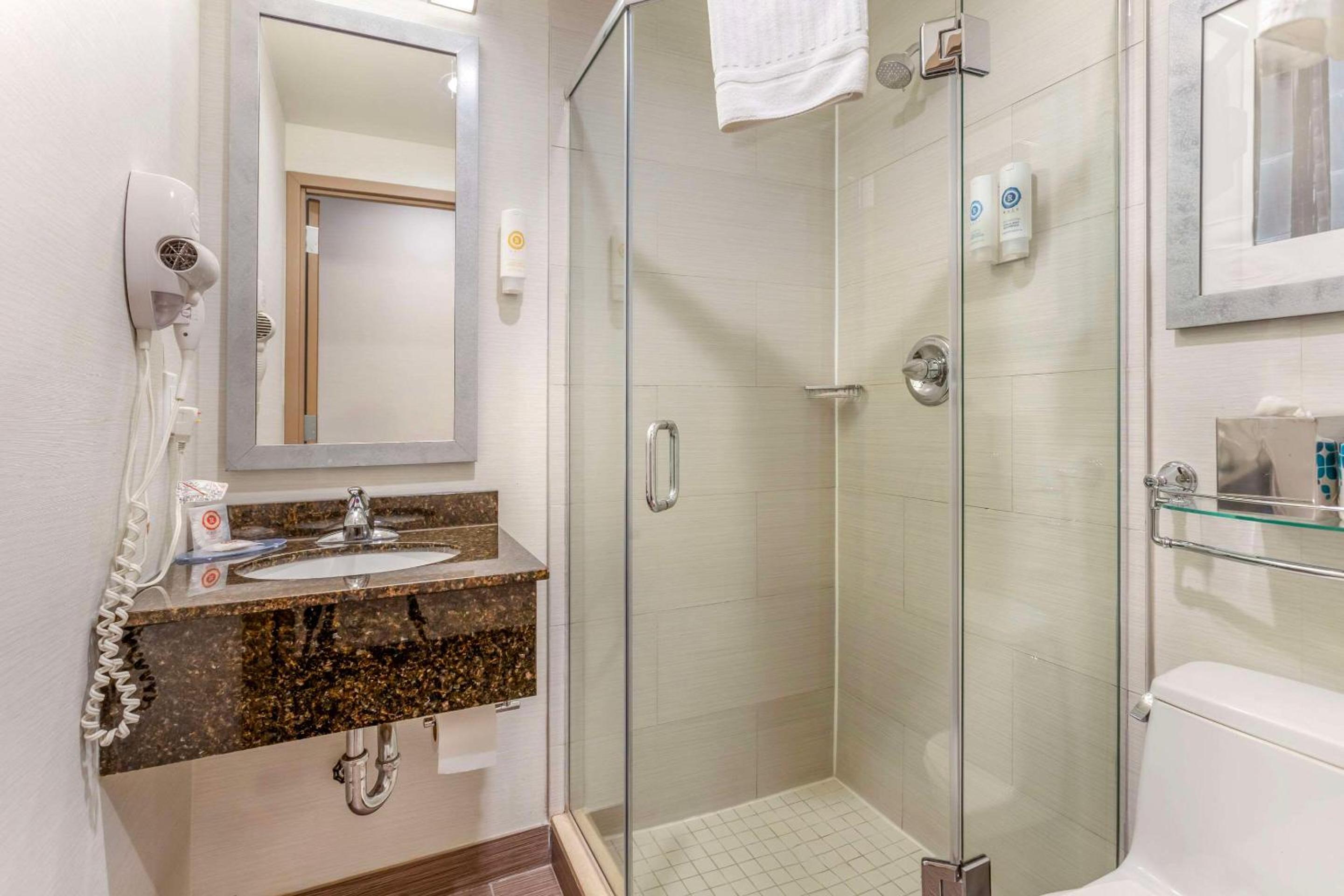 Queen Room - Disability Access/Non-Smoking