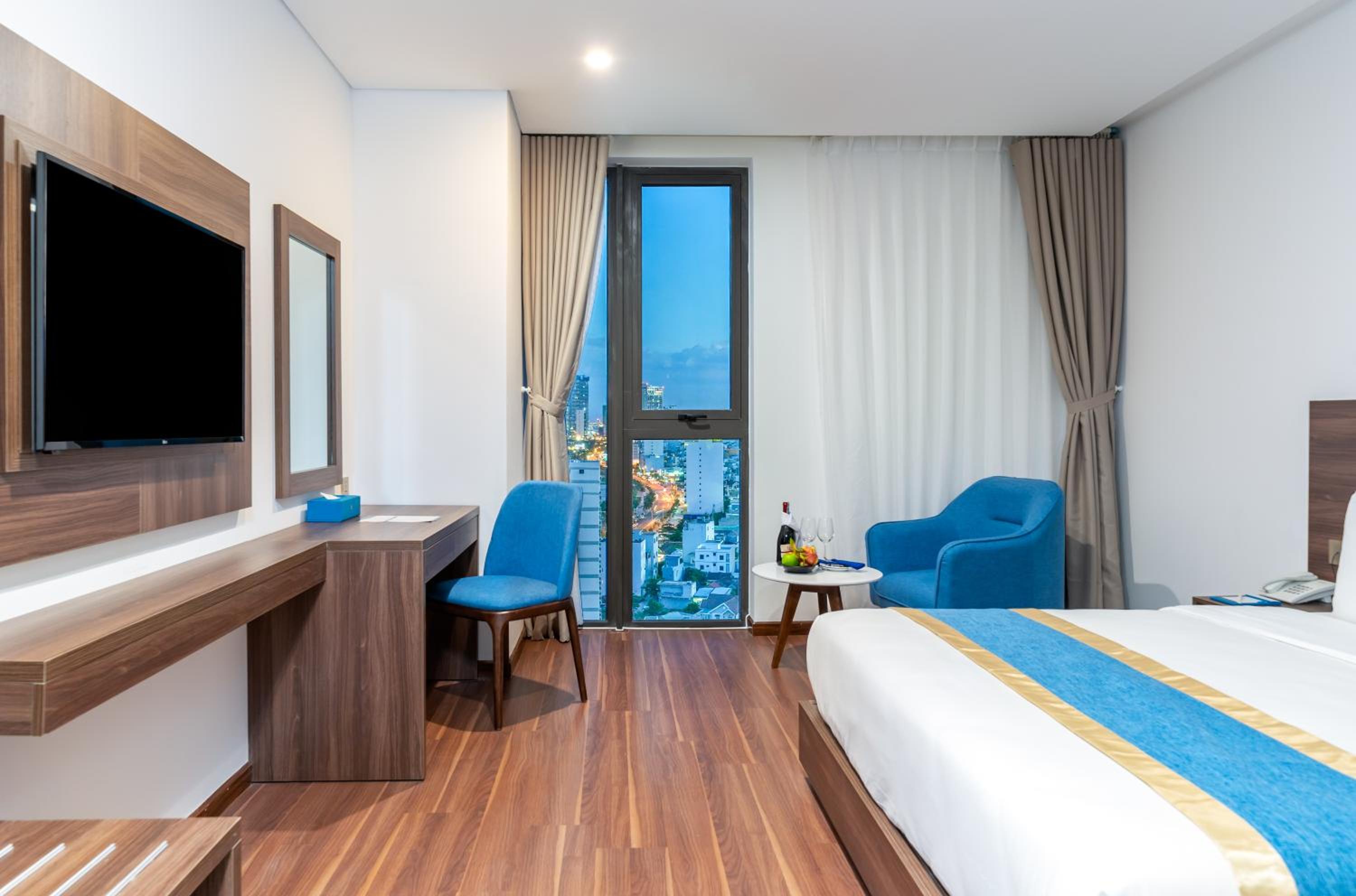 Triple Room with City View