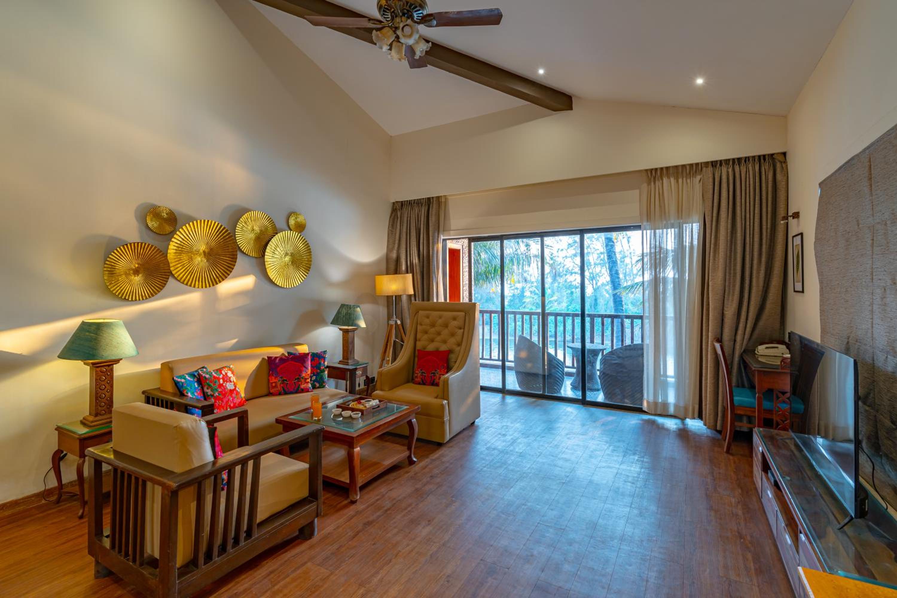 Executive Suite with Balcony (with complimentary Kayaking and 20% off on Massage session)
