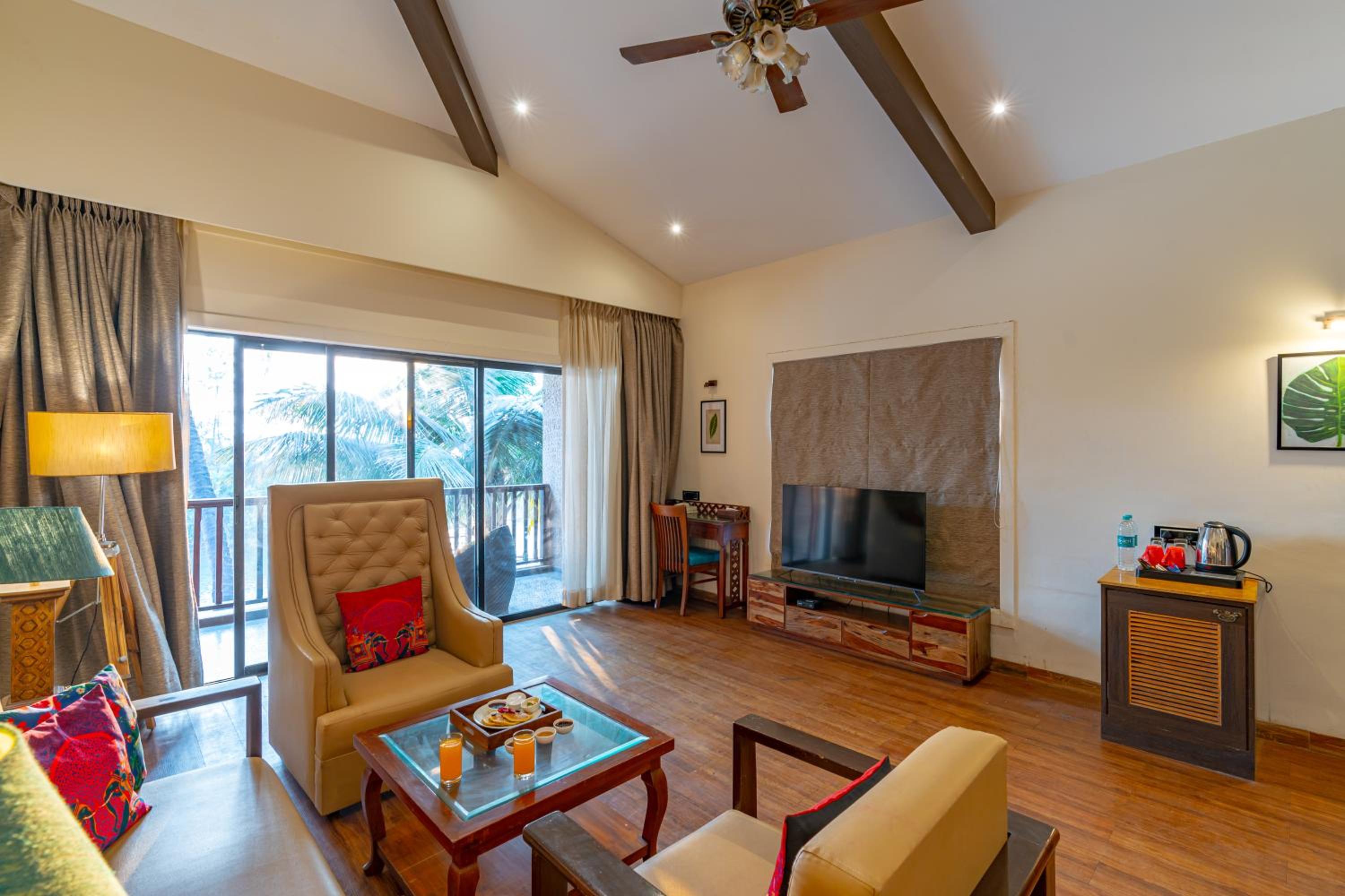 Executive Suite with Balcony (with complimentary Kayaking and 20% off on Massage session)