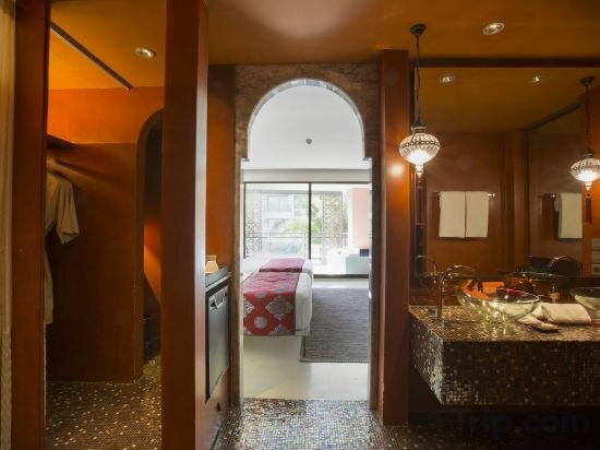 Junior Suite With Pool View
