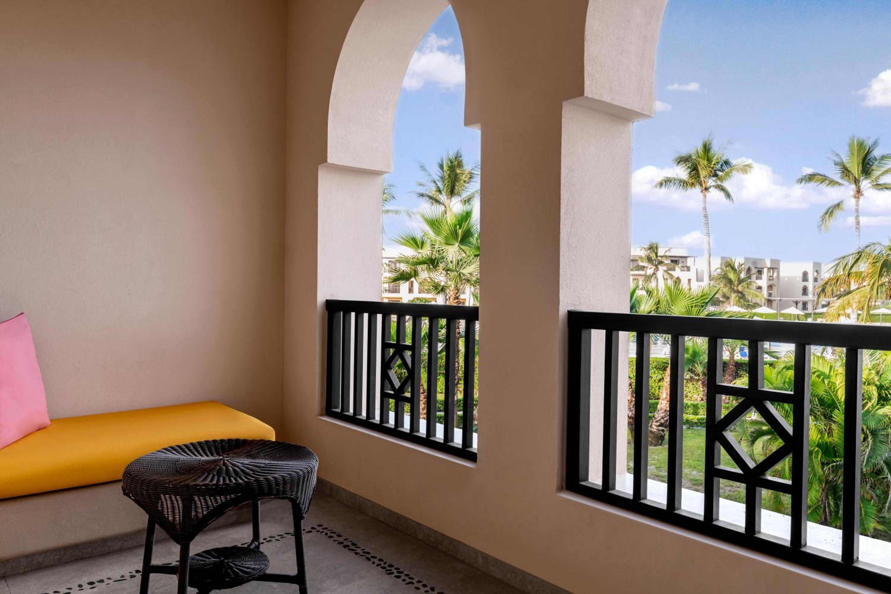 	 Spacious Family Garden Room with Aqua Park Access