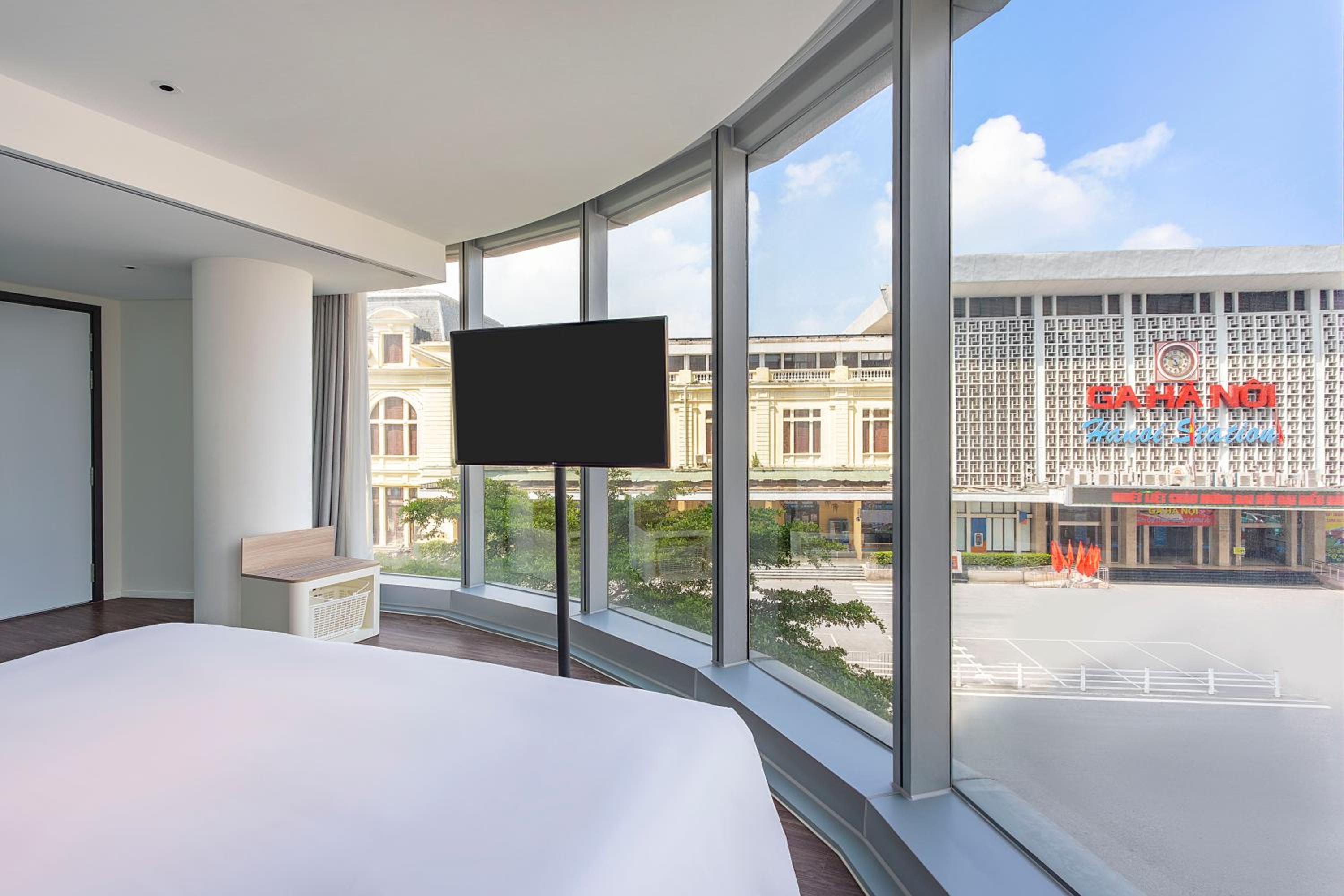 Corner King Room
