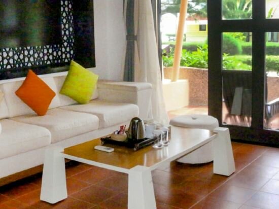 Family Garden Bungalow Part smoking