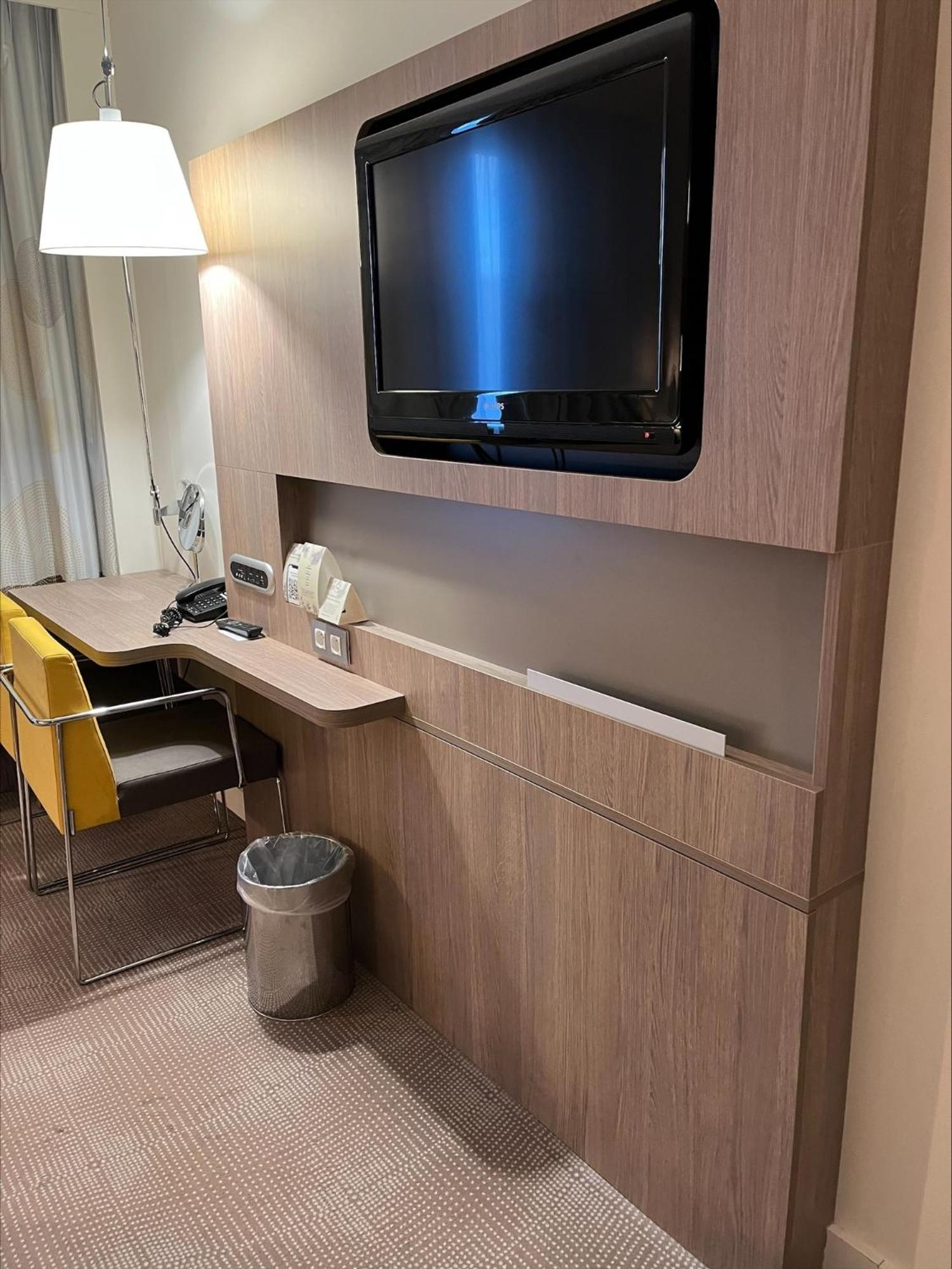 Superior Double Room - Mobility Accessible 