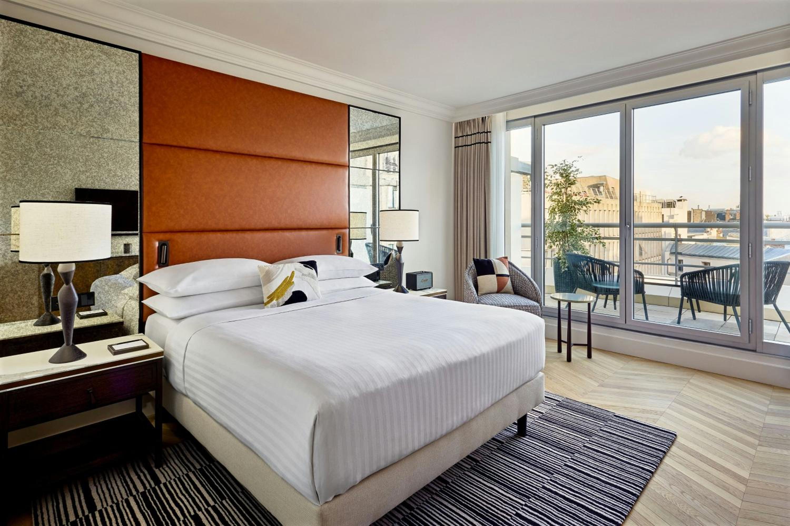 King Room with Terrace City View