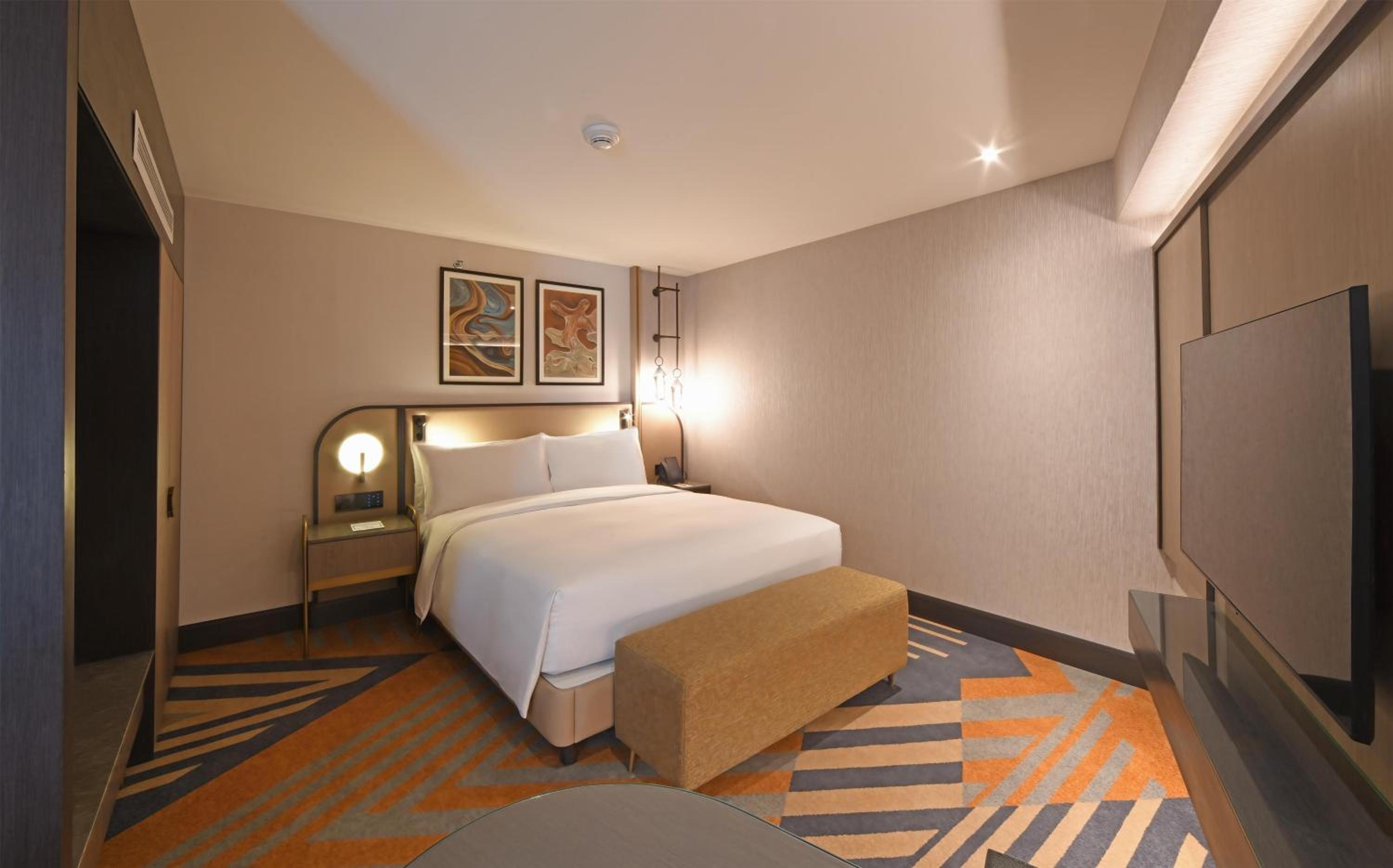 Premium King Suite