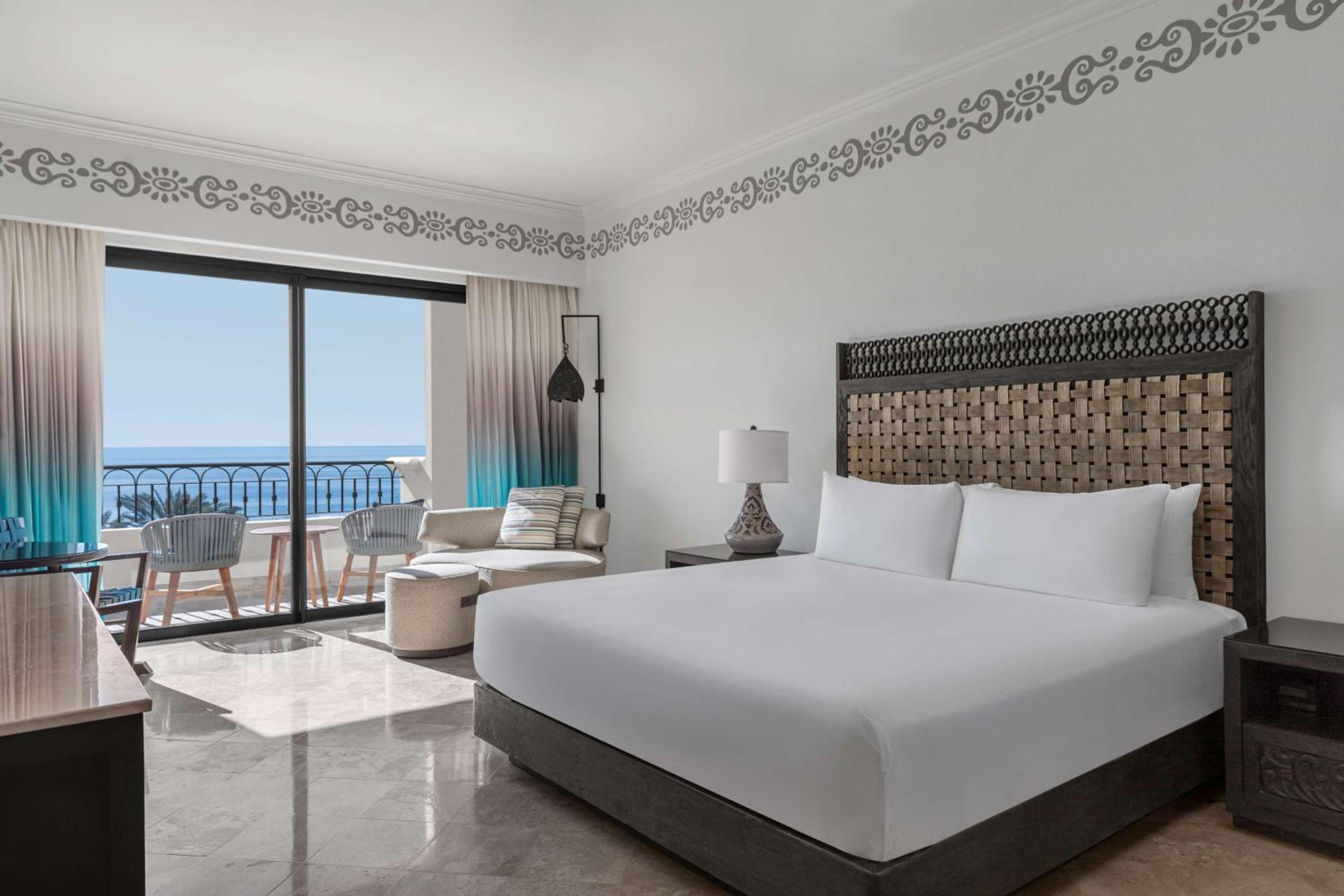 Deluxe King Room with Ocean View