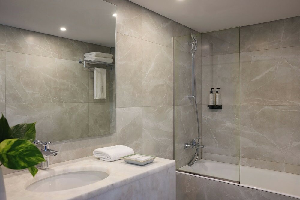 3 Single Classic Triple Room, City View