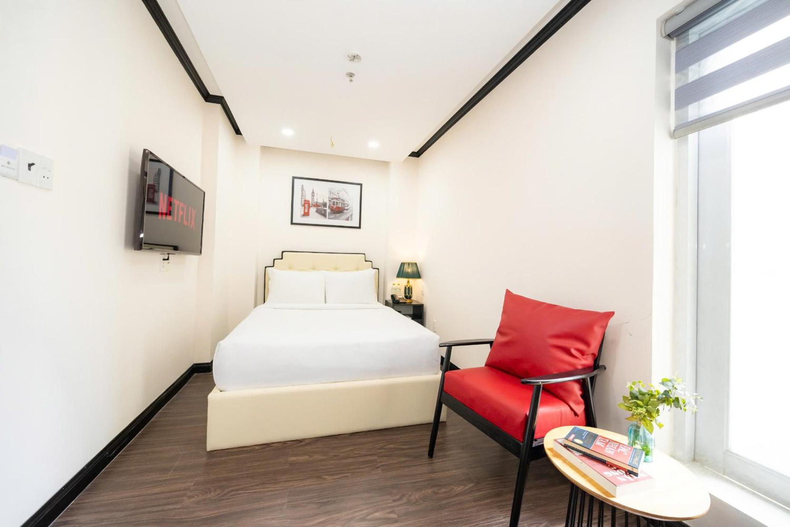 Deluxe Queen Room